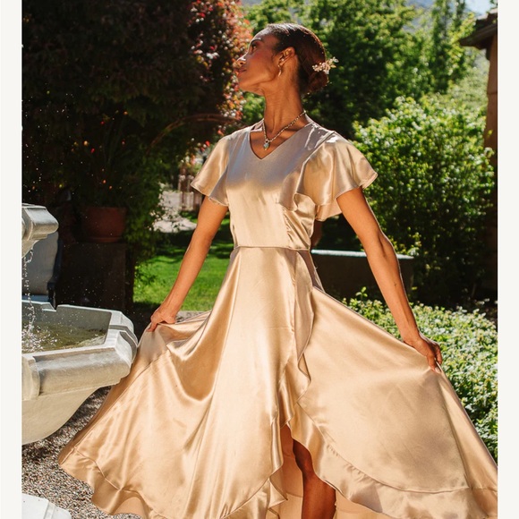 Ivy City Co Dresses & Skirts - Elegant Satin Ruffle Dress